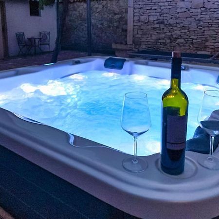 روفينج Studios Barre With Jacuzzi المظهر الخارجي الصورة