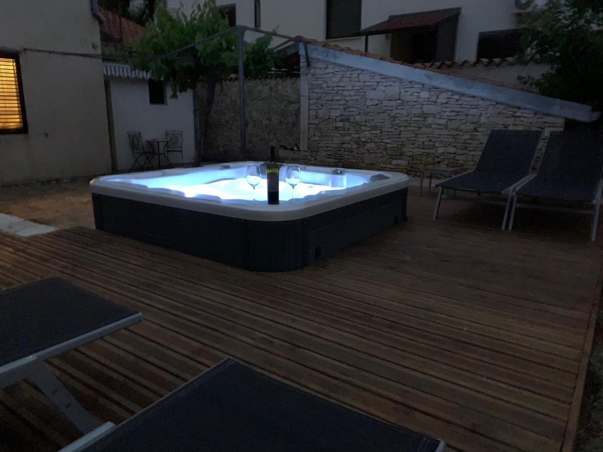 روفينج Studios Barre With Jacuzzi المظهر الخارجي الصورة