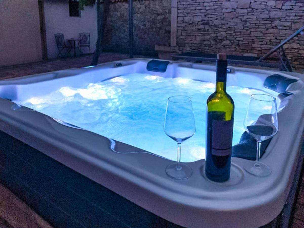 روفينج Studios Barre With Jacuzzi المظهر الخارجي الصورة